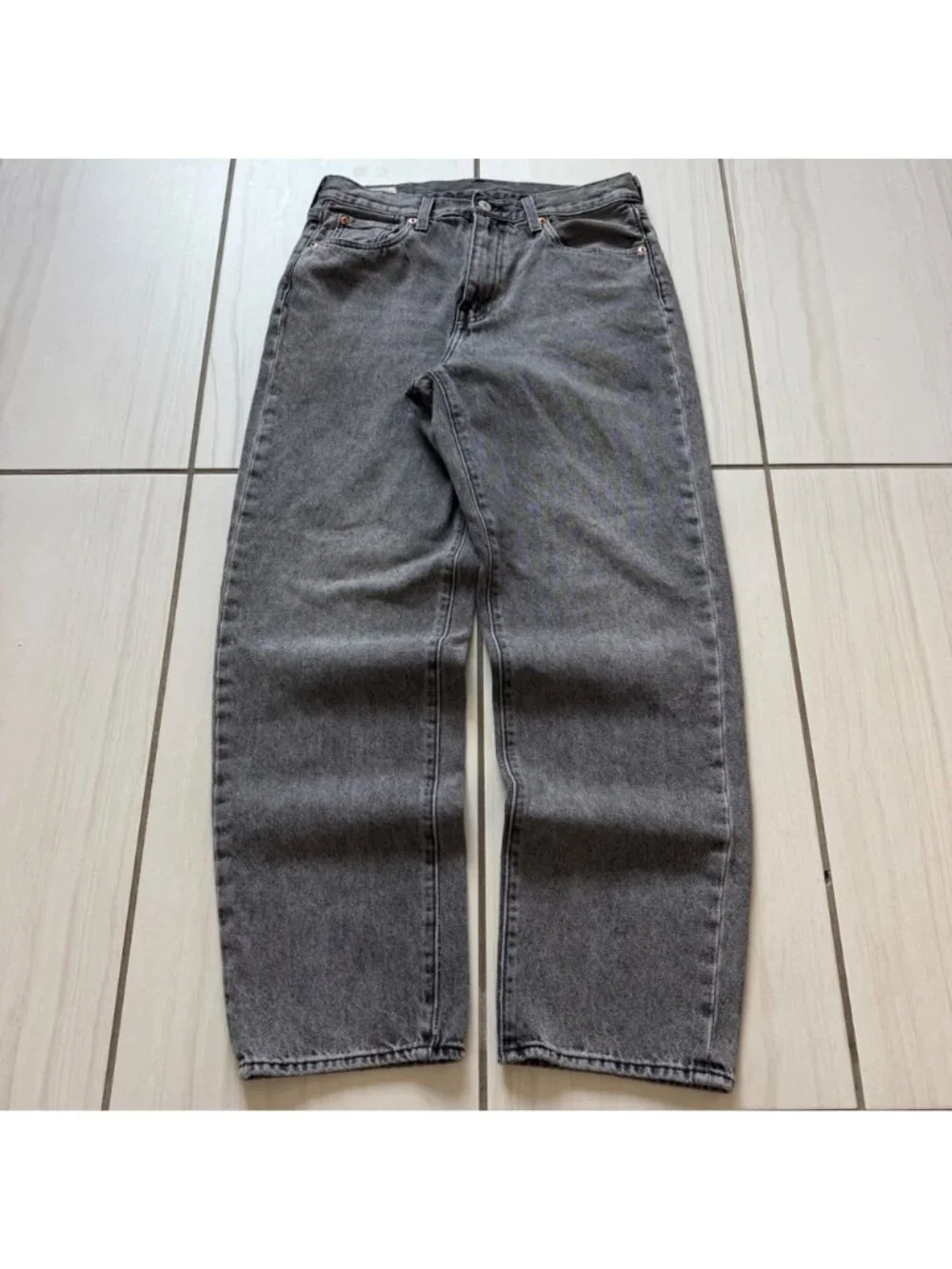 Levis straight fit